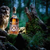 Titelbild Der Blackforest Wild Rum ist nicht nur der erste Rum aus dem Schwarzwald, sondern auch der höchst ausgezeichnete Rum Deutschlands. Unser Rum wird in Handarbeit produziert, in die Fässer eingelagert und nach mehreren Jahren Ruhezeit von Hand abgefüllt