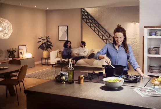 PHILIPS Hue White Amb. E27 3 er Bluetooth Starter Kit kaltweiss bis warmweiss Starter Kit kaufen SATURN 2021 04 14 1