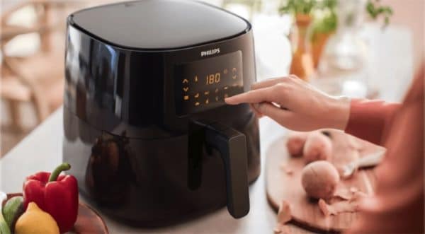 PHILIPS Essential HD9270 Airfryer XL Heißluftfritteuse 2000 Watt