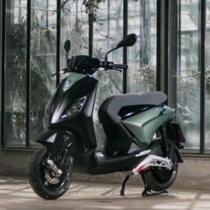 Piaggio 1 Elektro Roller  4