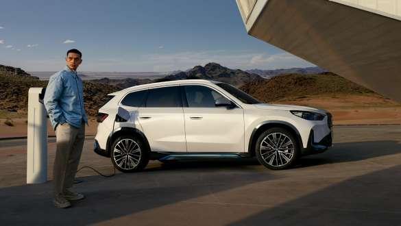 BMW iX1