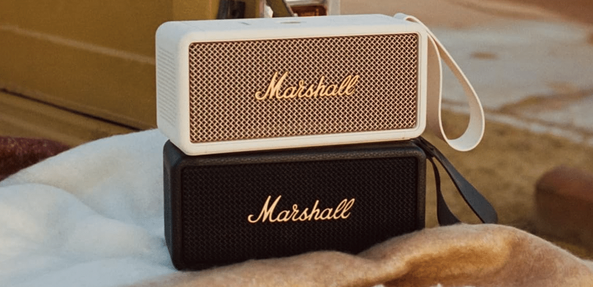 Zwei Marshall Middleton Bluetooth-Lautsprecher übereinander gestapelt