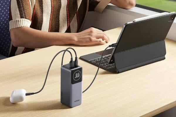 UGREEN Nexode Power Bank 100W mit 12.000mAh 2