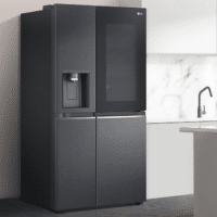 Side-by-Side_Kuehlschrank_mit_InstaView_Door-in-Door_E_635L_179cm_hoch_mit_Eis-_Crushed_Ice-_und_Wasserspender