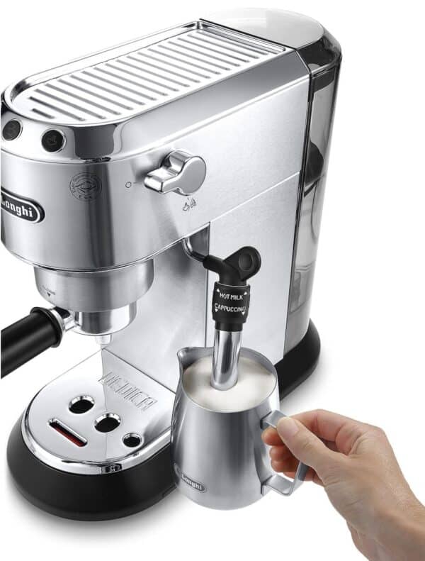 DELONGHI Dedica Style EC685.M  Professionelle Milchaufschaeumung und schmales Design Siebtraeger Espressomaschine Silber Matt E 2026 03 09 14 29 00