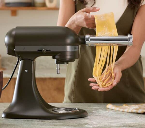 KUECHENMASCHINE MIT KIPPBAREM MOTORKOPF DESIGN SERIE 47 L EVERGREEN  ARTISAN  KitchenAid DE 2026 03 05 14 35 58