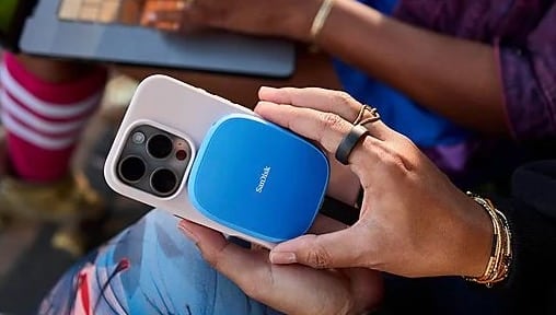 SANDISK Creator Phone MagSafe SSD Mobiler Speicher 1 TB SSD extern Blau