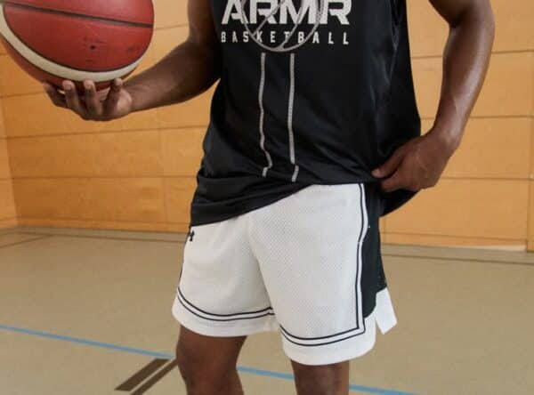 Under Armour ZONE PRO SHORT   Kurze Sporthose   weiss