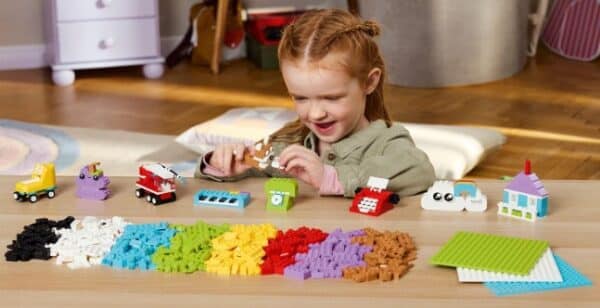LEGO Classic Creative Build and Play Box