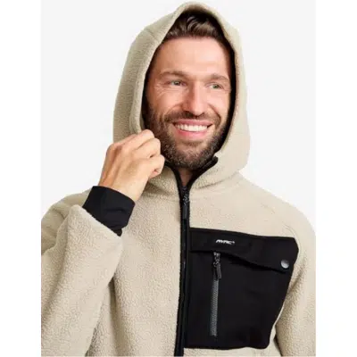 RevolutionRace Sherpa Hoodie 1 RevolutionRace Sherpa Hoodie 1