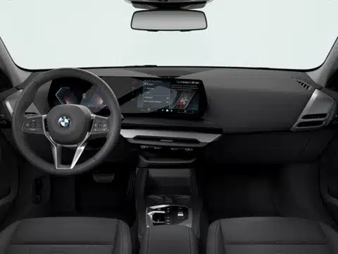 bmw 120 cockpit Cockpit des BMW 120 mit großem Curved Display