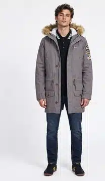 Lambretta Sherpa Lined Parka in Grau, getragen
