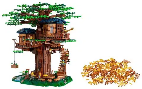 lego ideas baumhaus 21318 1 LEGO Ideas Baumhaus 21318 mit grüner Baumkrone und zusätzlichem Herbstlaub