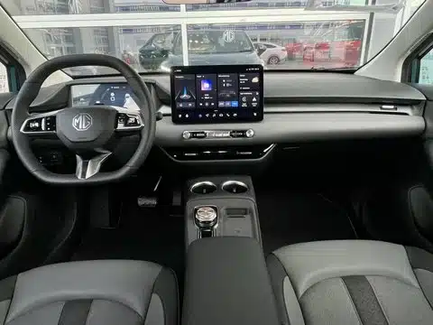 mg4 cockpit Cockpit des MG4 mit digitalem Tacho und großem Touchscreen
