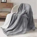 BEDSURE Kuscheldecke 150 × 200 cm – Flauschiger Komfort für gemütliche Abende auf Sofa und Bett