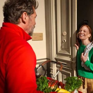 202305 REWE LS Lieferung Tuer Mutter Web 2x 01