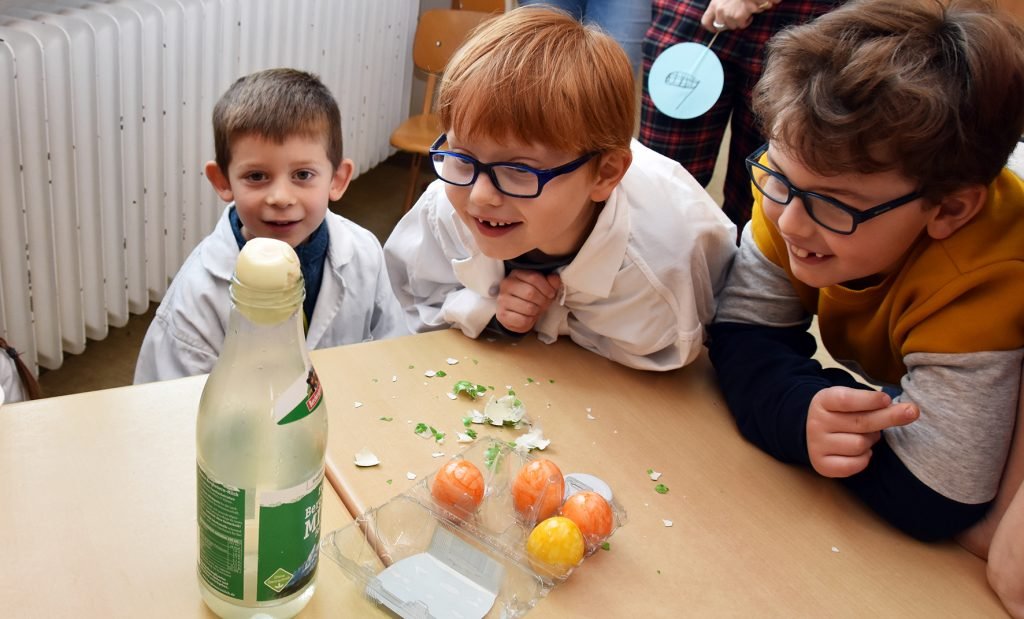 "Experimente für Kinder von 5 - 10 Jahren" als kostenloser Download ...